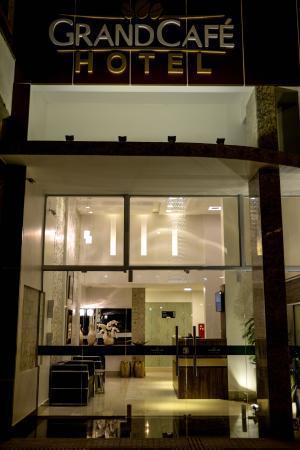 Grand Cafe Hotel Маньюасу Экстерьер фото