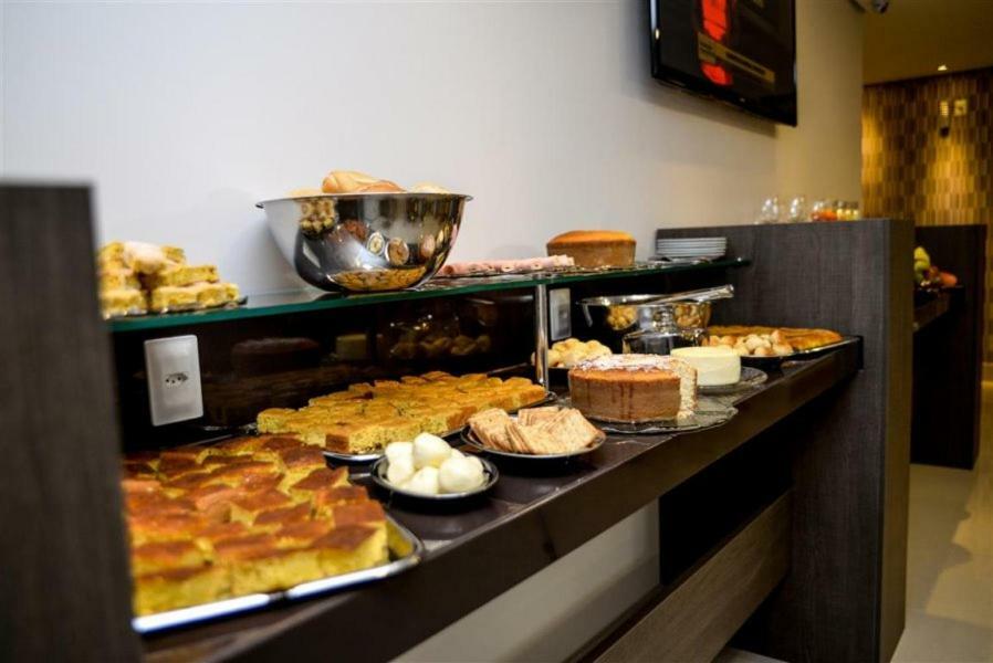 Grand Cafe Hotel Маньюасу Экстерьер фото
