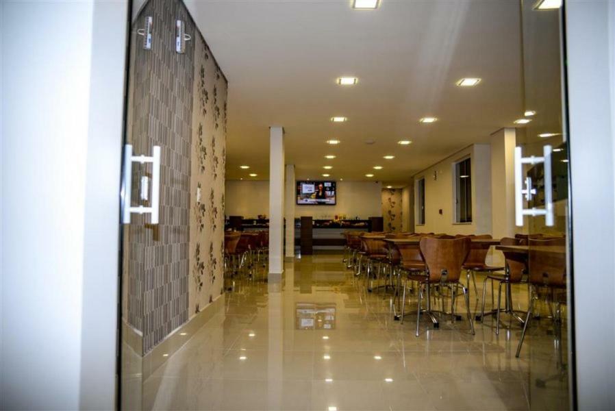 Grand Cafe Hotel Маньюасу Экстерьер фото