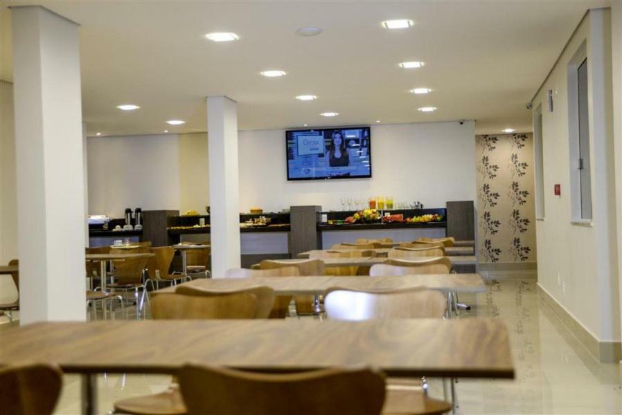Grand Cafe Hotel Маньюасу Экстерьер фото